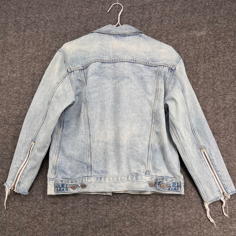 Levi's Premium Distressed Light Wash Denim Trucker Jacket Zipper Cuffs Small - Picture 4 of 12